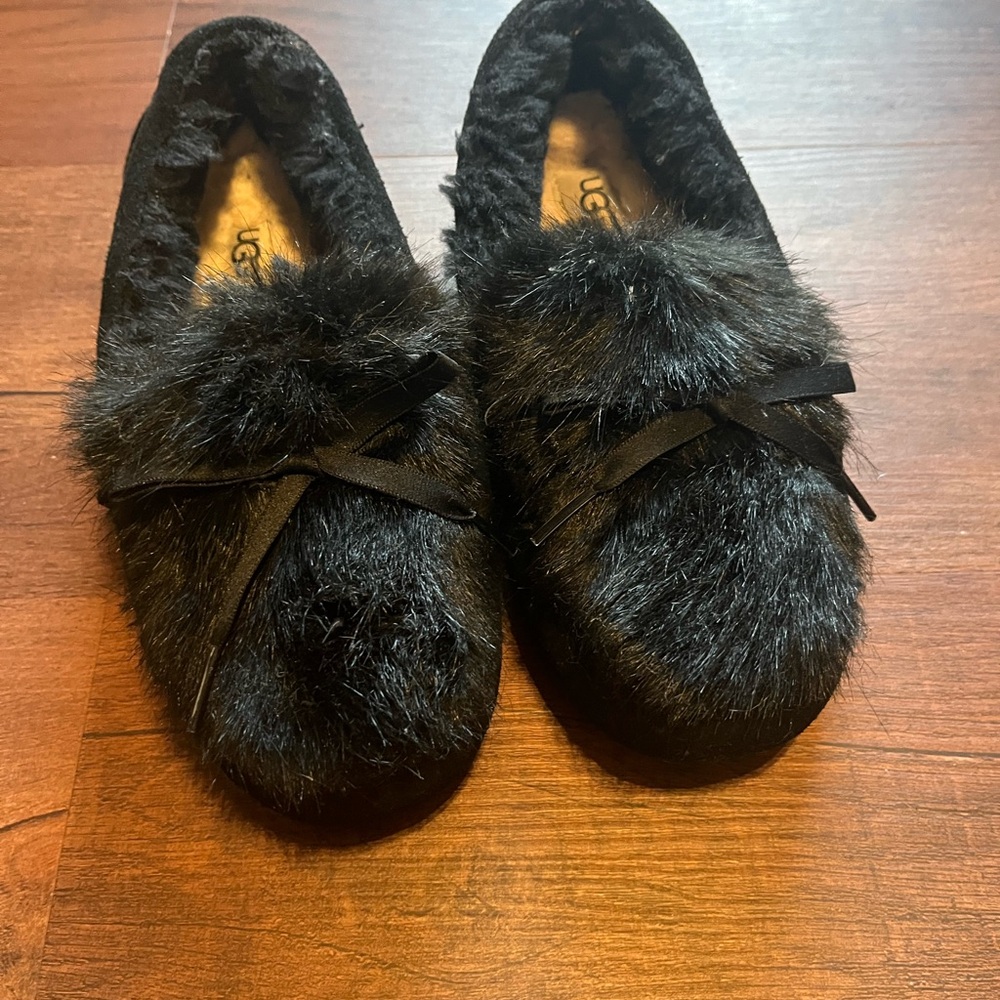 UGG Women's Black Fur Moccasins Slippers - Picture 2 of 5